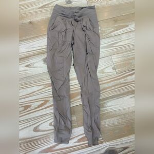 Lululemon Dance Studio Mid-Rise Jogger – Size Small / 2